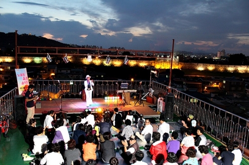 환상적인 하늘무대 지동 ‘노을빛 옥상음악회’를 가다