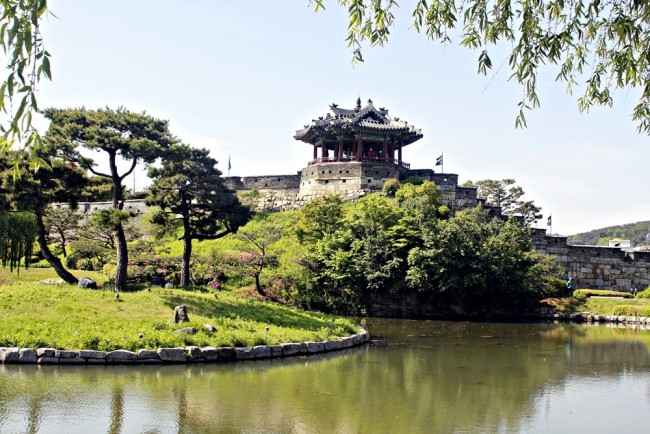 그들로부터 자유로울 수 없는 인류 그리고 그 죄는?