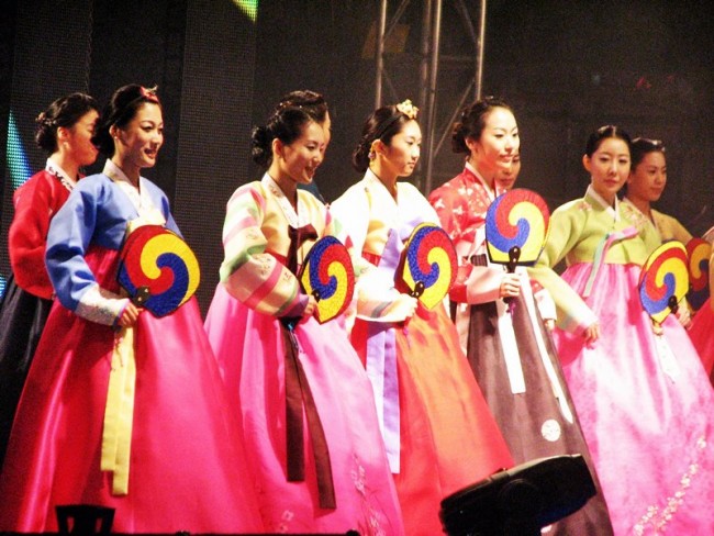 자유분방한 '성문화'와 '탐사적 탐방 지능'의 진보