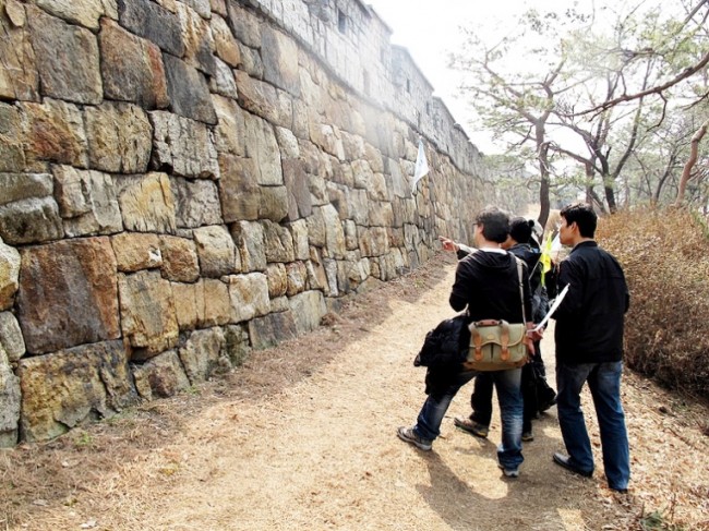 우주 이야기 12편, 우리가 사는 대지가 빛이라면, 그 외각은 어둠이다